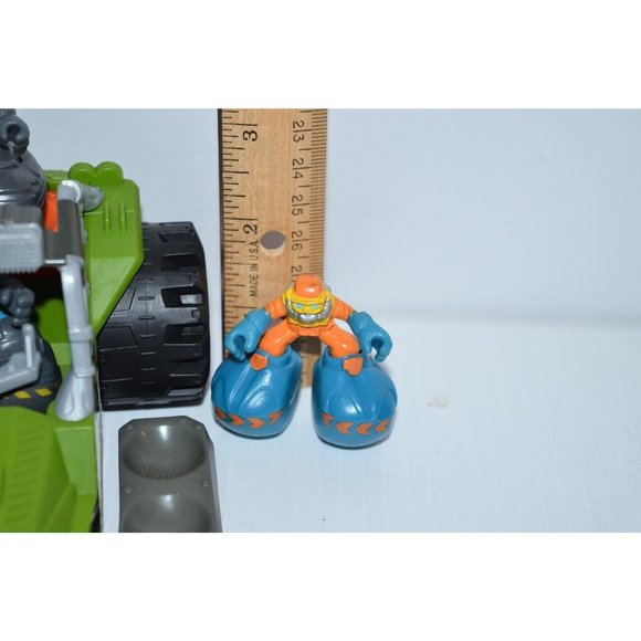 Mattel Matchbox Big Boots 1.75” Action Figure Lot Mini figures w/ dune buggy car - Picture 9 of 12
